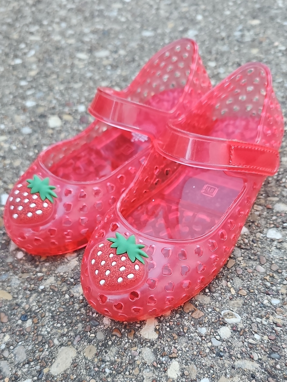 Old Navy Basket Jellies Strawberry Hearts Laser Etch Mary Jane Red Sandals 10